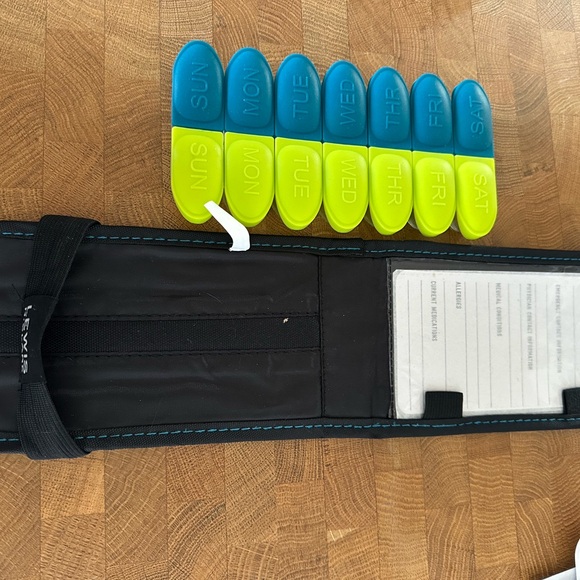 Lewis N.Clark Magnetic Folding Pill Organizer Travel Case Otc Medicine Vitamins - Picture 11 of 11